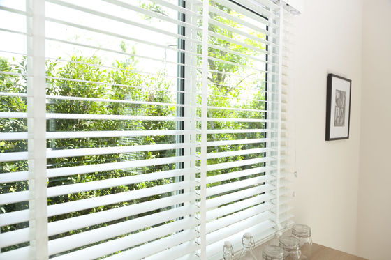 Deluxe Configuration Drilling Hardware Living Room Electric Horizontal Blinds