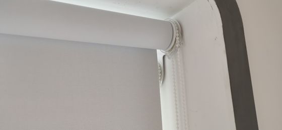 Sunlight Fabric 5% Open Rate Fabric Roller Shutter Window For Balcony Manual Control